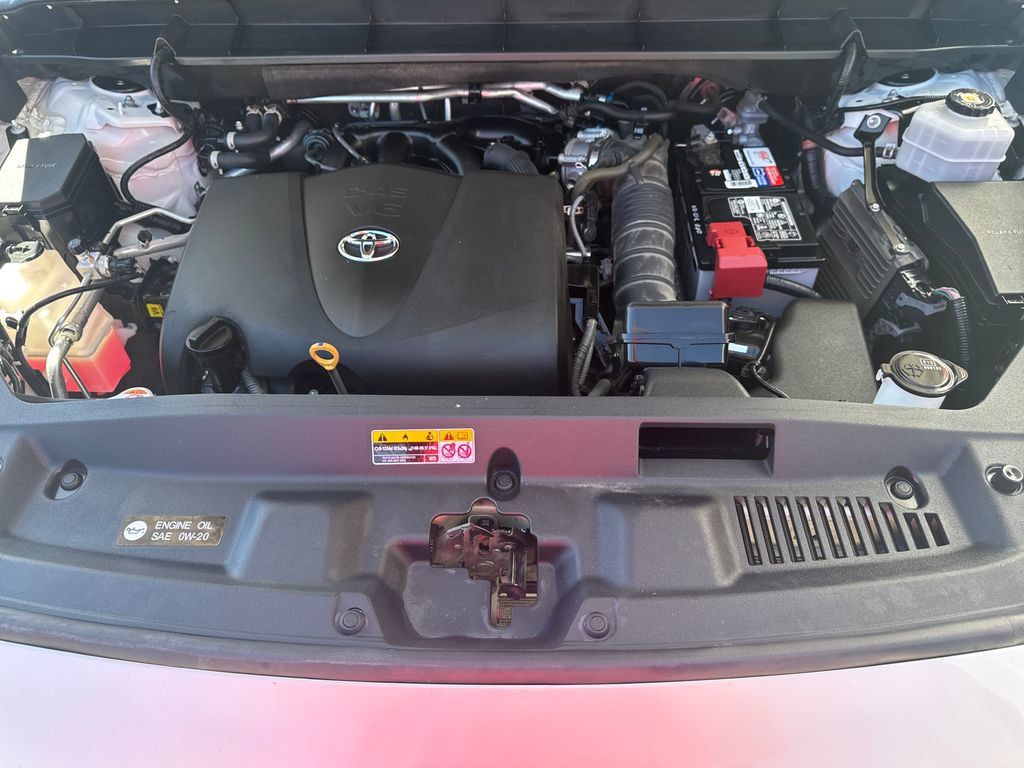Used 2022 Toyota Highlander XSE AWD/4WD image 22
