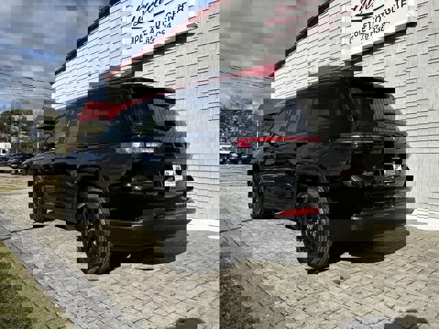 Used 2024 Jeep Grand Cherokee L Altitude image 7