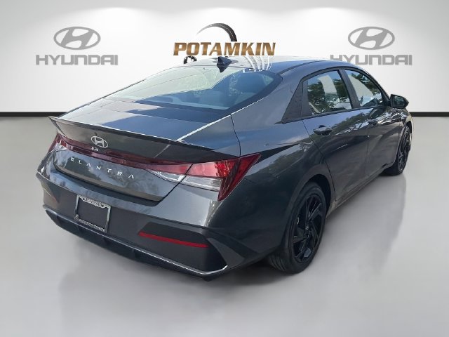 Certified 2026 Hyundai Elantra Sport FWD image 6
