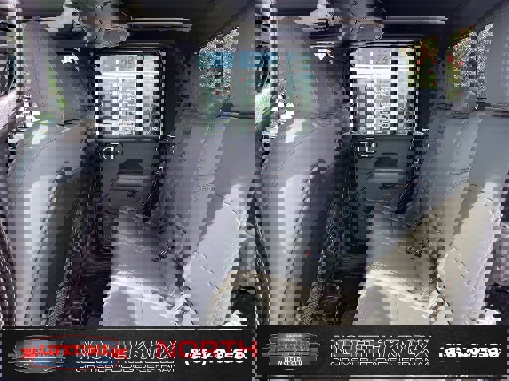 New 2025 Jeep Gladiator Mojave image 12