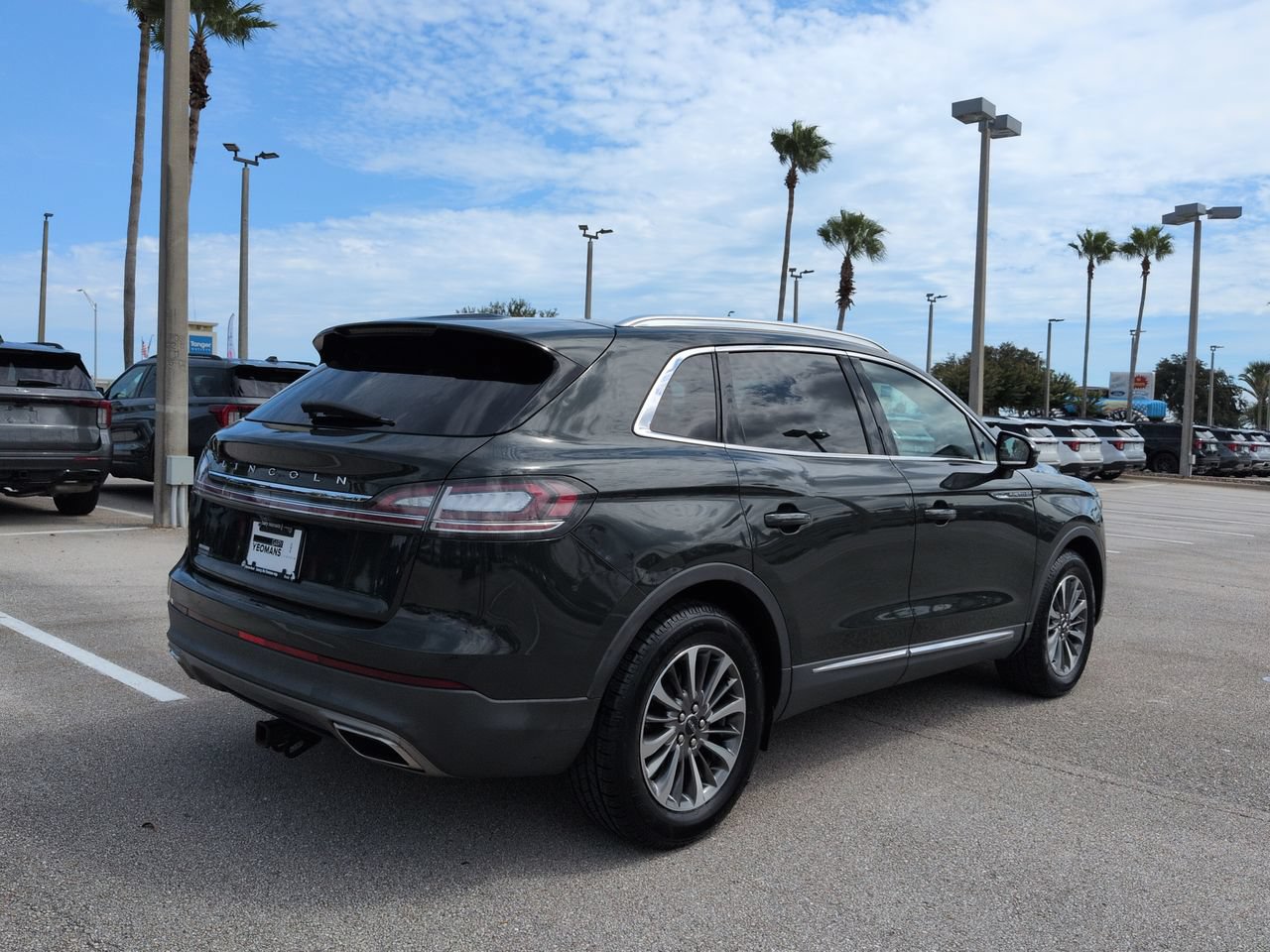 Used 2022 Lincoln Nautilus FWD w/ Premium Package image 4