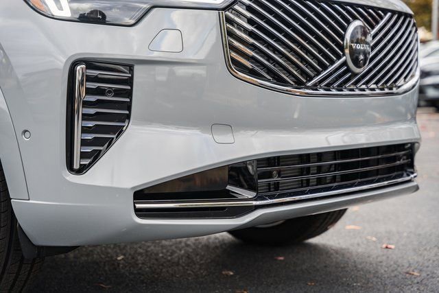 New 2026 Volvo XC90 B6 Plus w/ Protection Package Premier image 12
