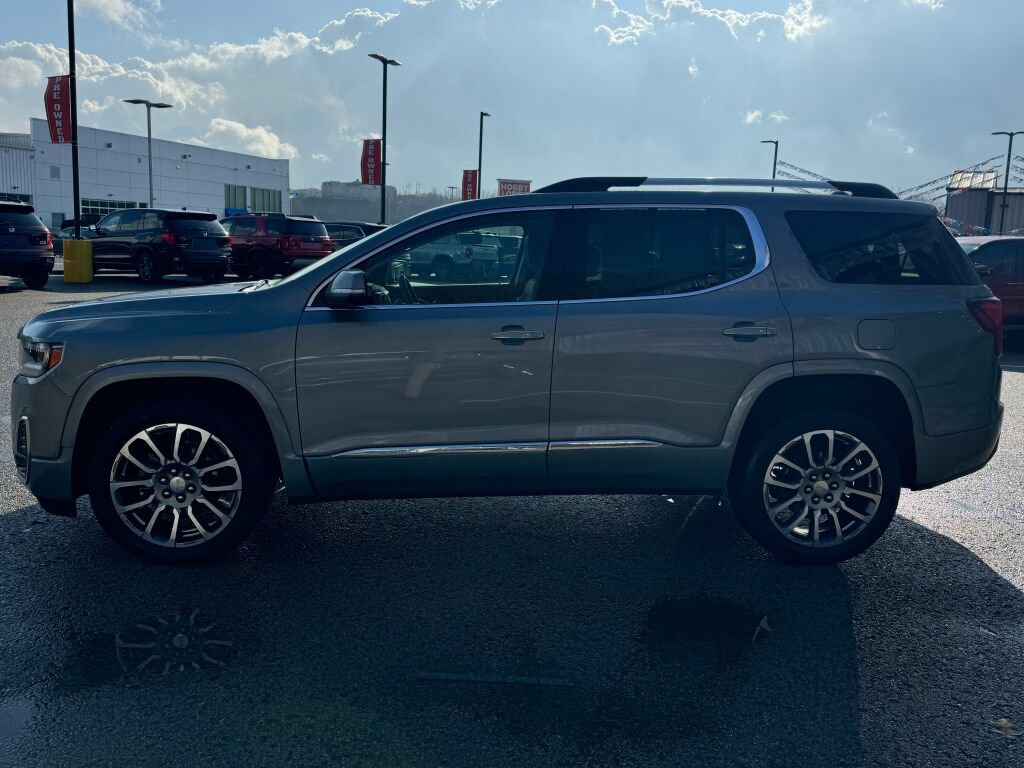 Used 2023 GMC Acadia Denali w/ Denali Technology Package AWD/4WD image 4