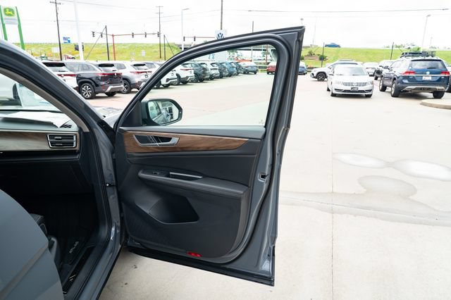 New 2026 Volkswagen Atlas SE FWD image 16