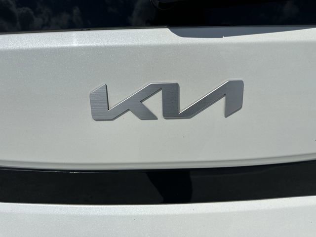 Used 2023 Kia Soul LX image 12
