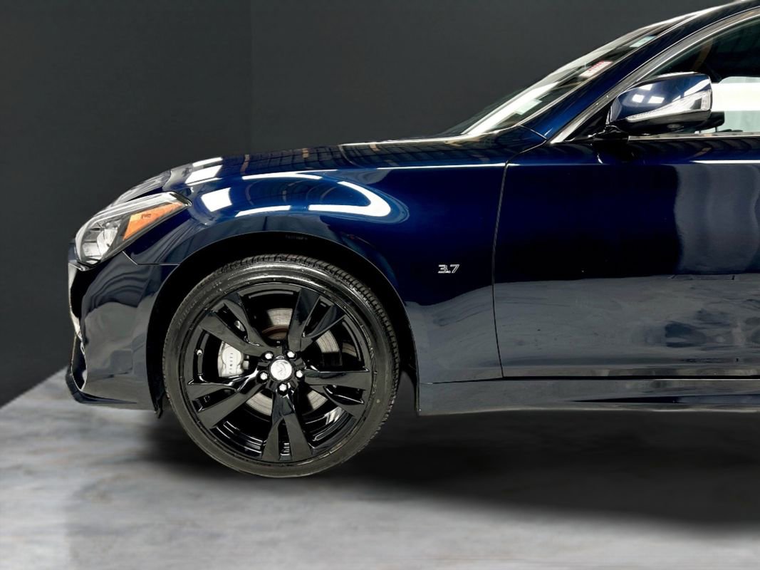 Used 2019 INFINITI Q70 Luxe AWD/4WD image 12