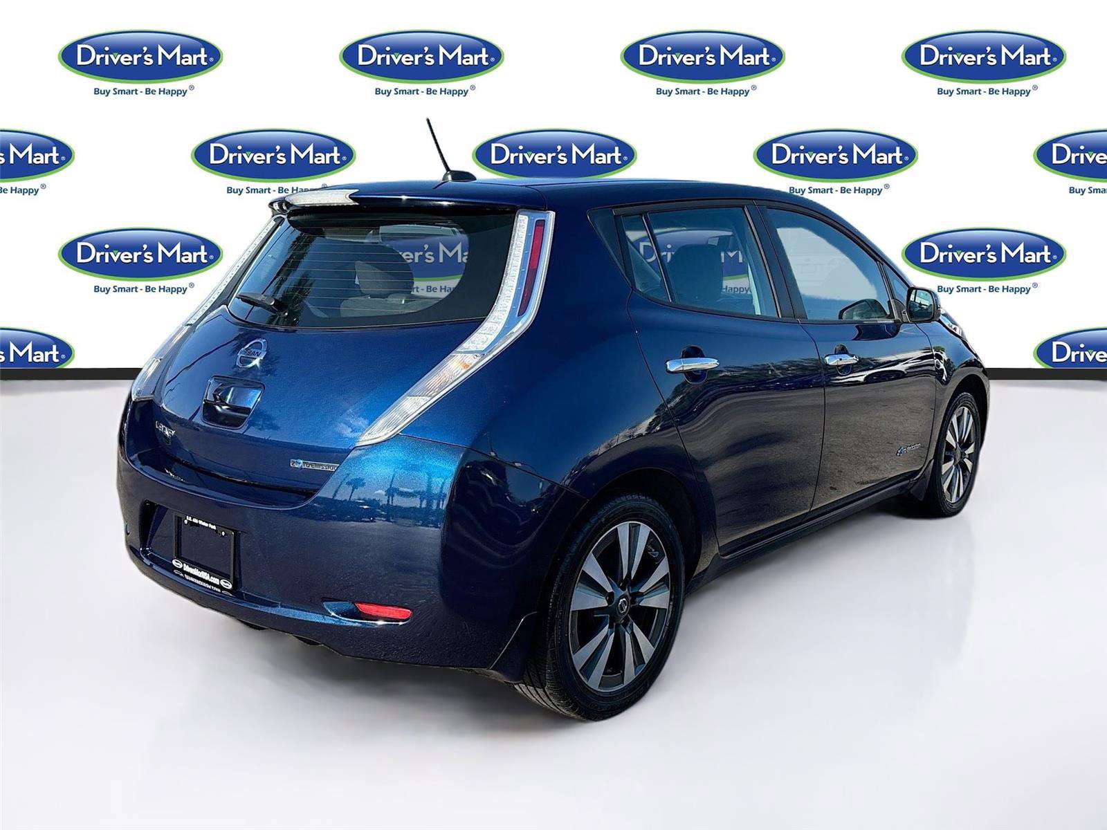 Used 2016 Nissan Leaf SV w/ Premium Package image 7