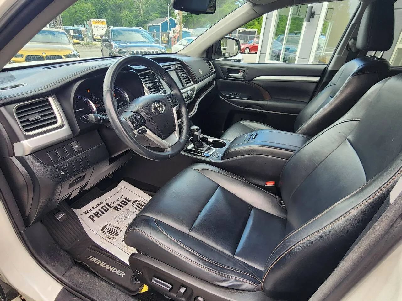 Used 2016 Toyota Highlander XLE AWD/4WD image 9