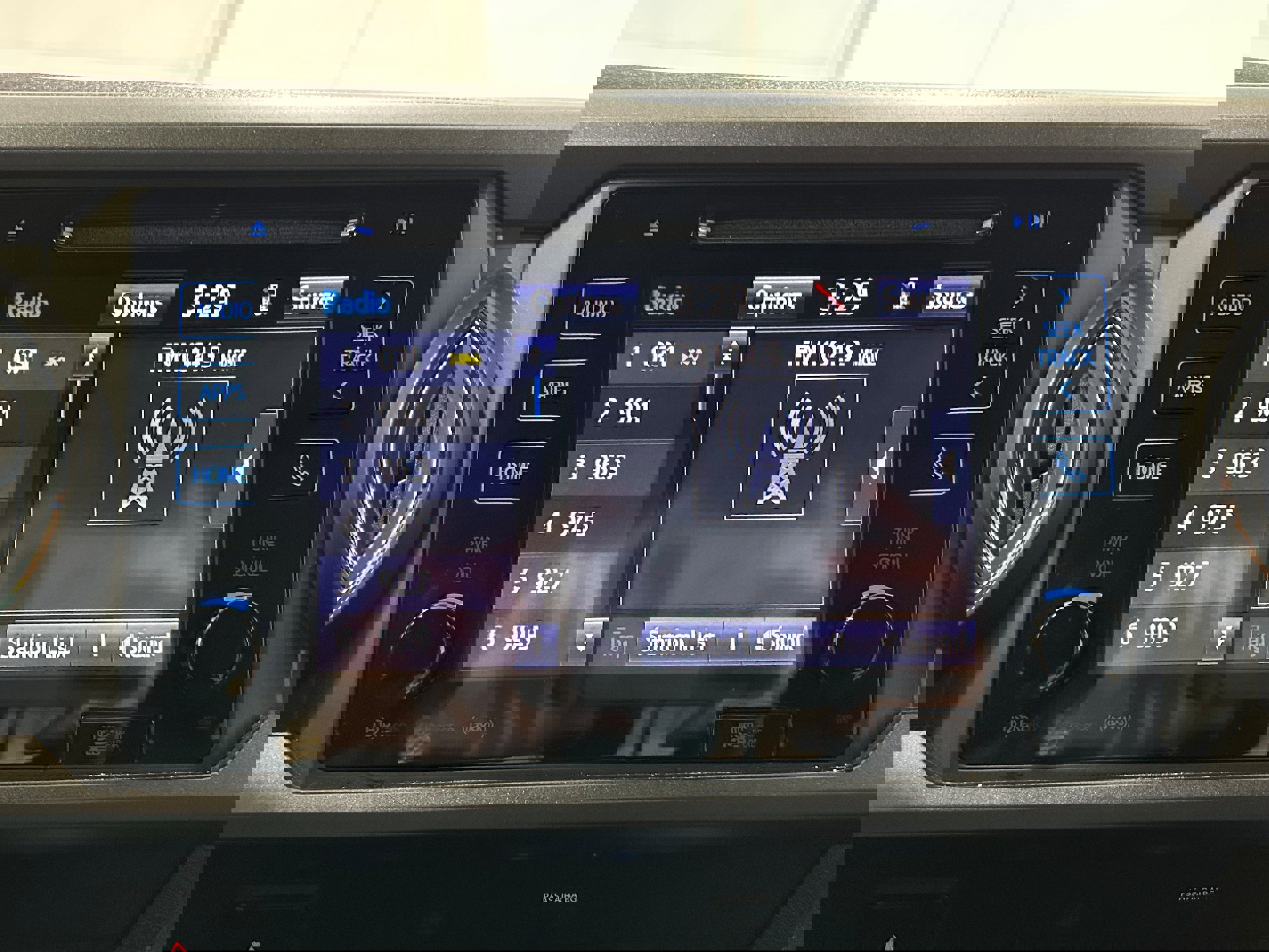 Used 2019 Toyota Tacoma TRD Sport image 5