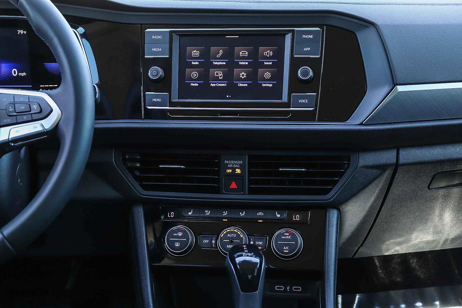 Certified 2022 Volkswagen Jetta SE image 13