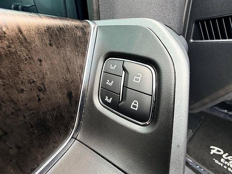 Used 2024 Ford F250 Lariat w/ Sport Appearance Package AWD/4WD image 25