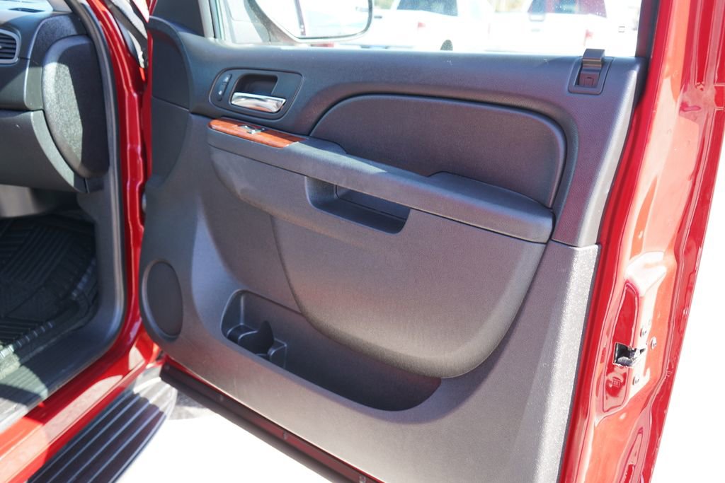 Used 2013 Chevrolet Tahoe LT image 17