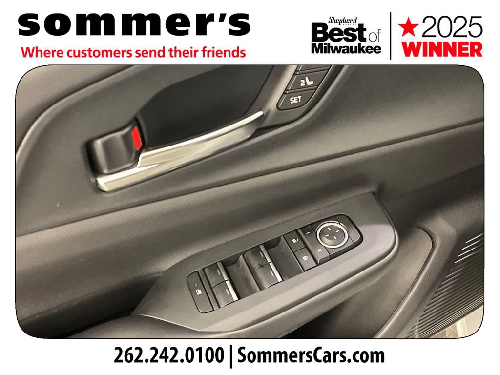 Used 2023 Toyota Prius Prime Premium FWD image 11