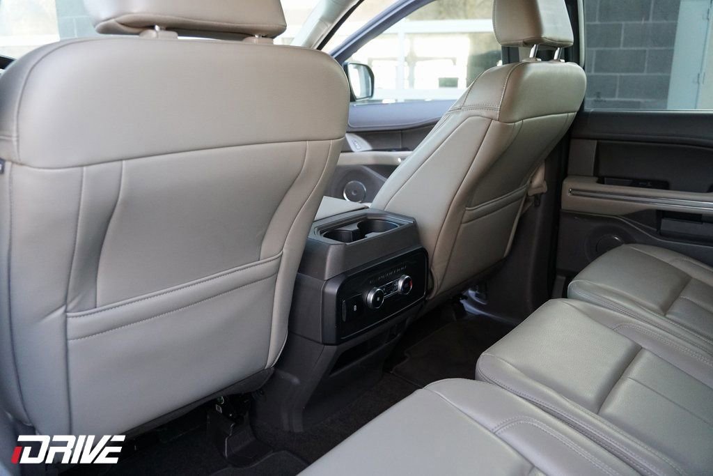 Used 2021 Ford Expedition XLT image 32