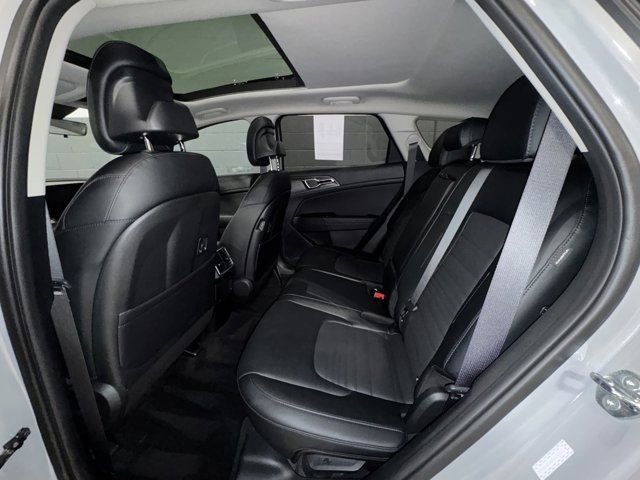 Used 2025 Kia Sportage SX AWD/4WD image 13
