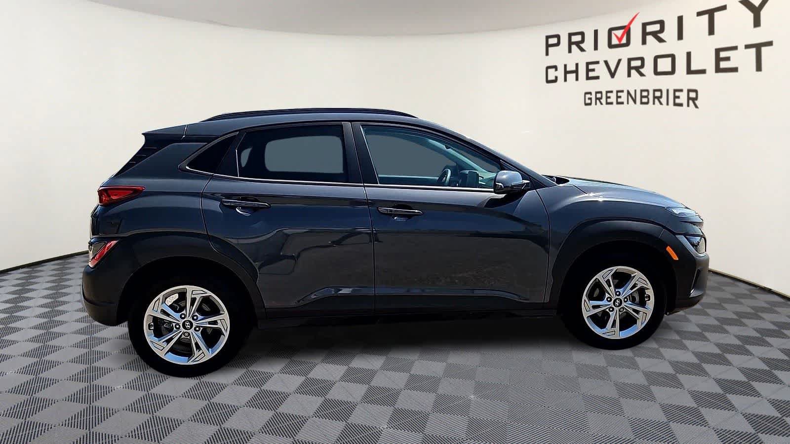 Used 2023 Hyundai Kona SEL FWD image 9