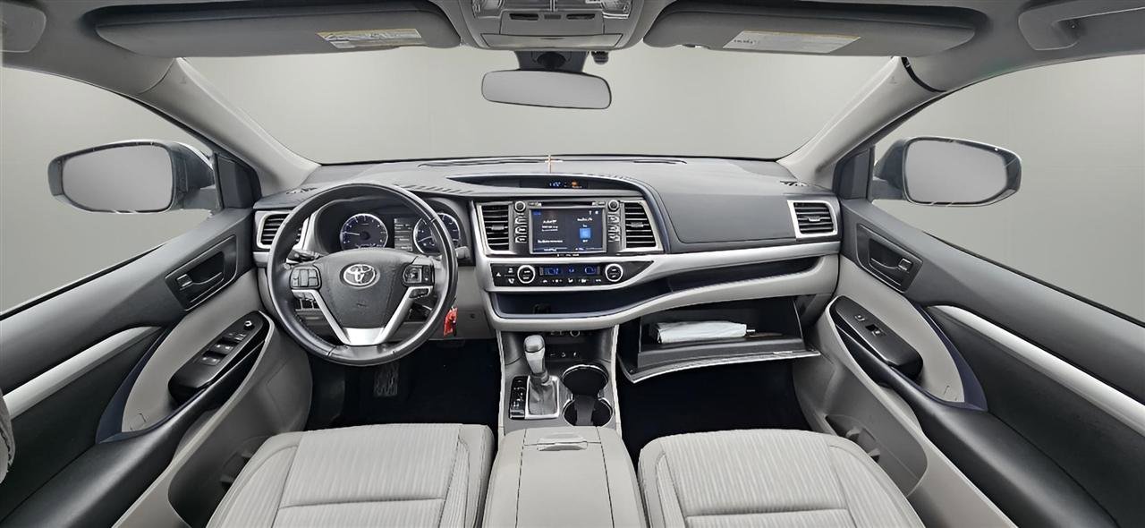 Used 2018 Toyota Highlander Plus image 14
