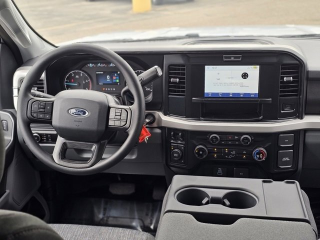 New 2026 Ford F350 4x4 Crew Cab Super Duty image 2