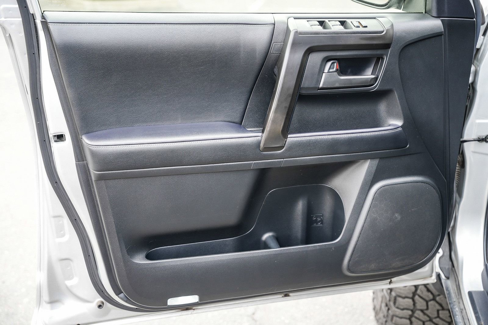 Used 2022 Toyota 4Runner SR5 AWD/4WD image 19