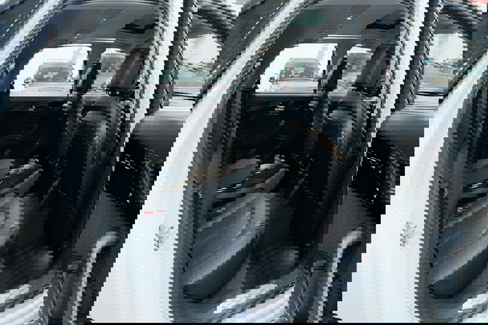 Used 2015 Audi A8 L TDI w/ Premium Package image 24