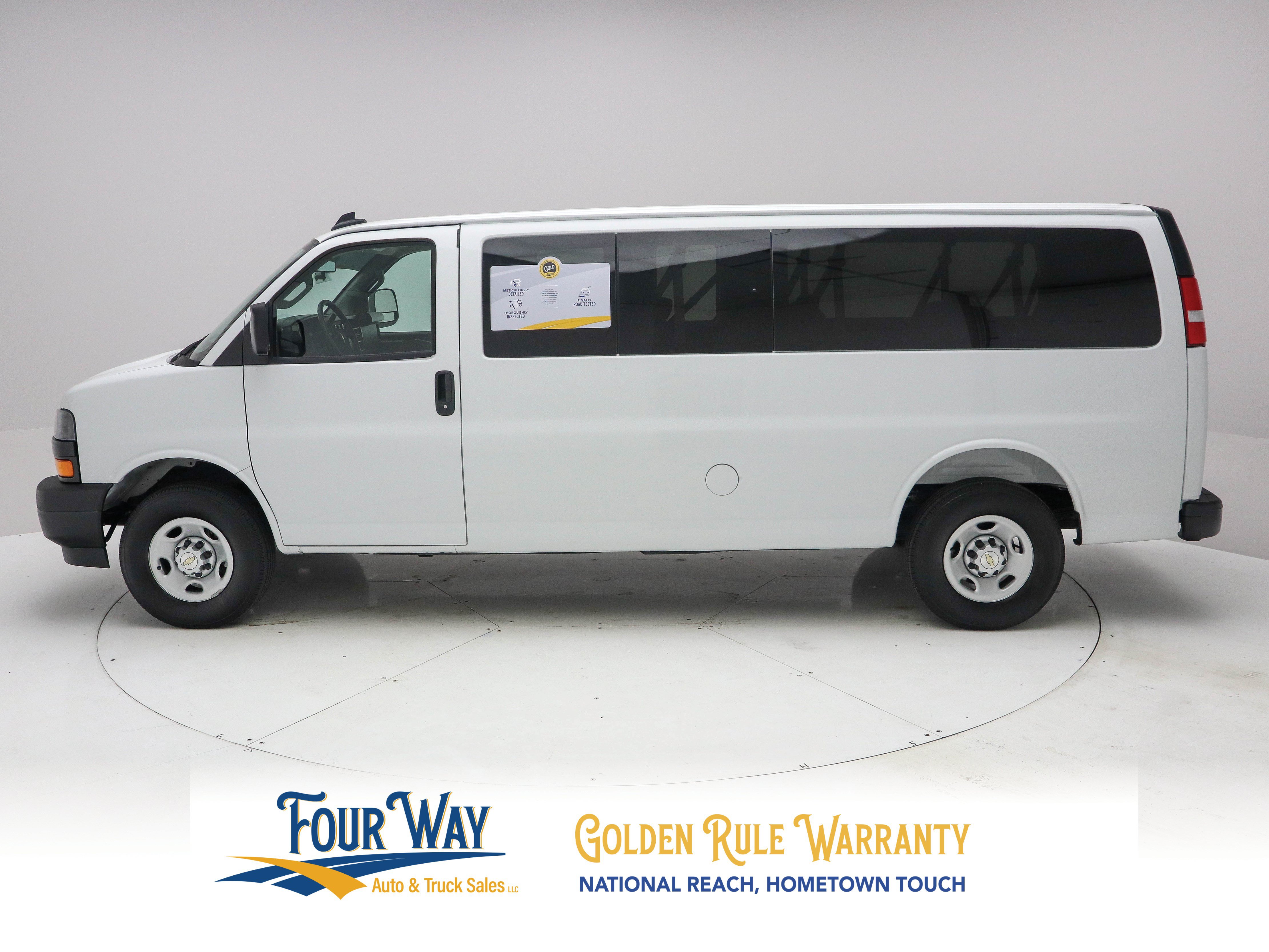 Used 2025 Chevrolet Express 3500 LS RWD image 7