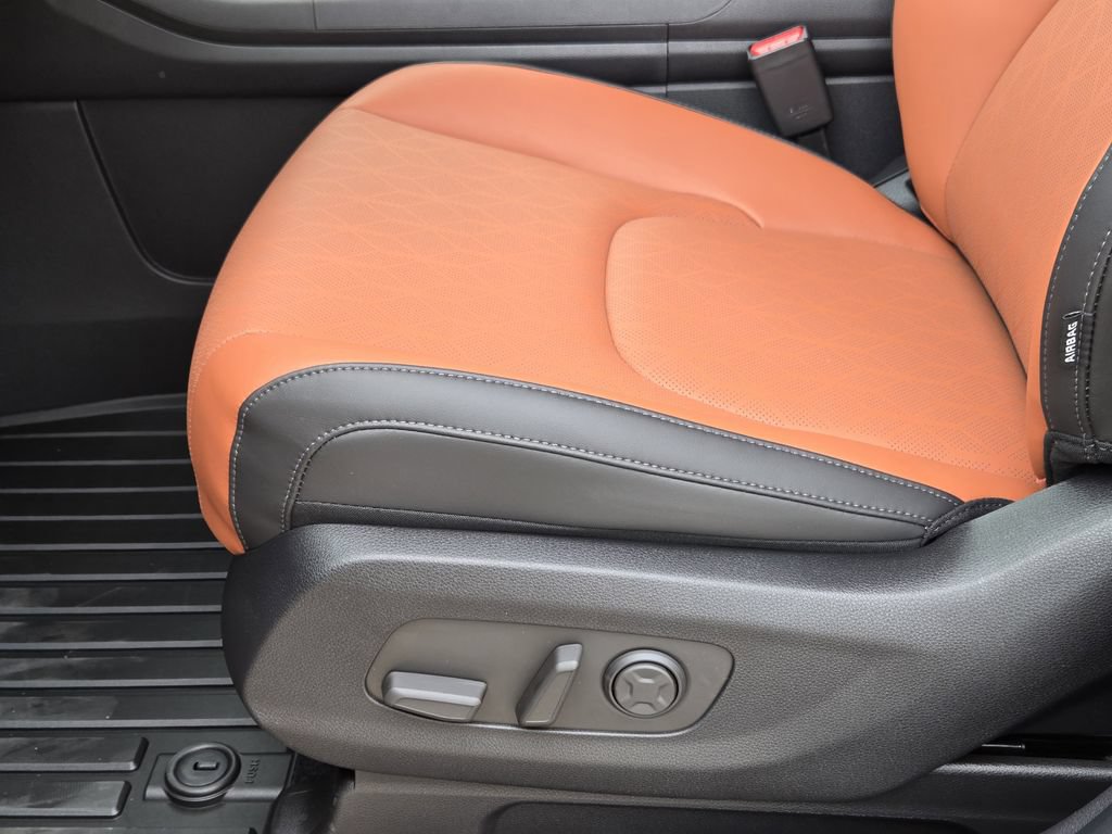 New 2026 Kia Carnival EX FWD image 19