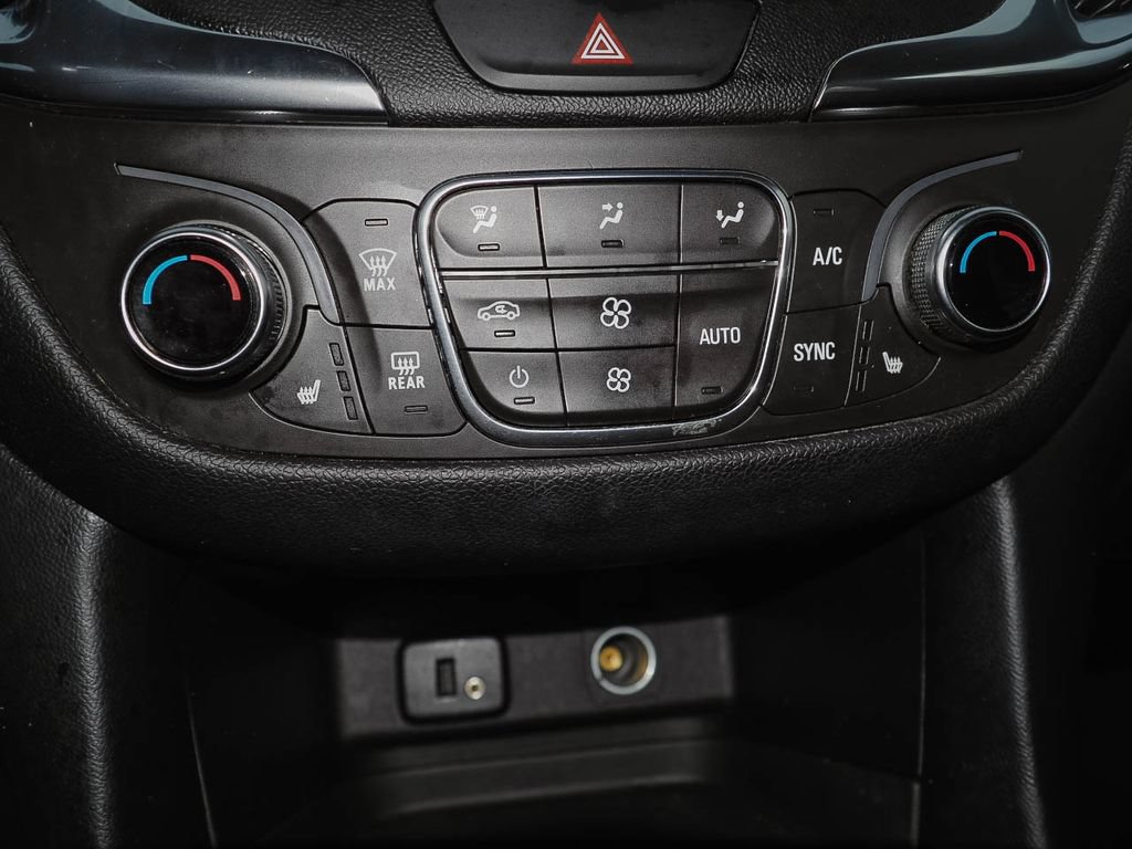 Certified 2018 Chevrolet Equinox LT FWD image 13