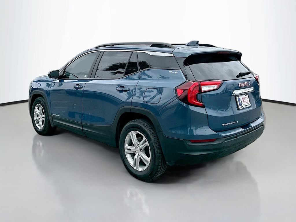 Used 2024 GMC Terrain SLE w/ Driver Convenience Package FWD image 5