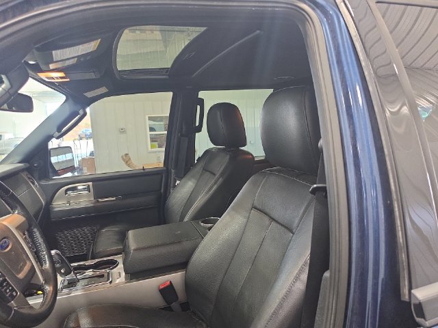 Used 2017 Ford Expedition EL Limited w/ Equipment Group 301A AWD/4WD image 16