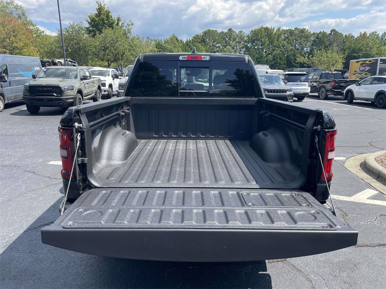 New 2026 RAM 1500 Laramie w/ Night Edition image 31