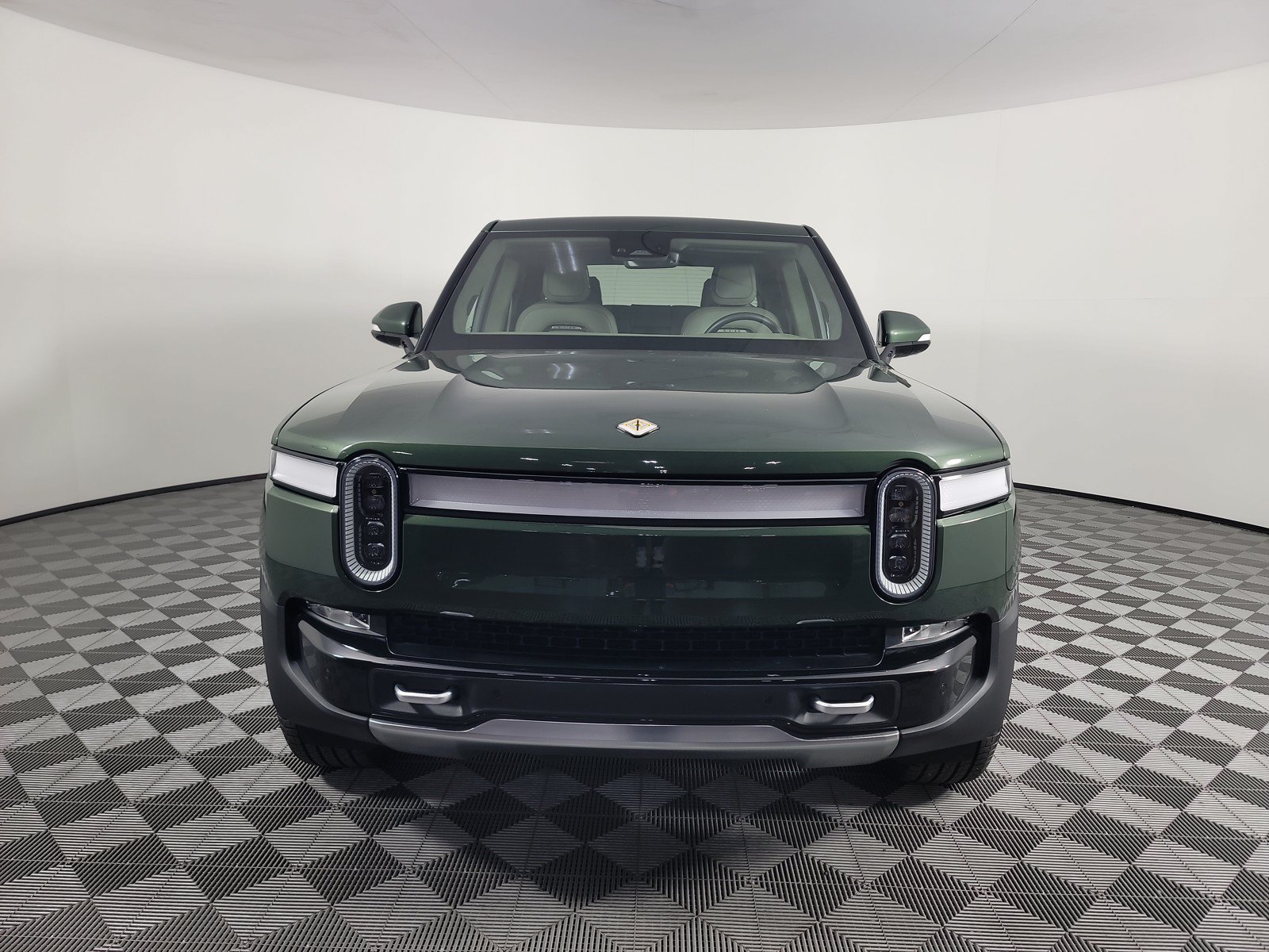 Used 2024 Rivian R1T Adventure AWD/4WD image 8