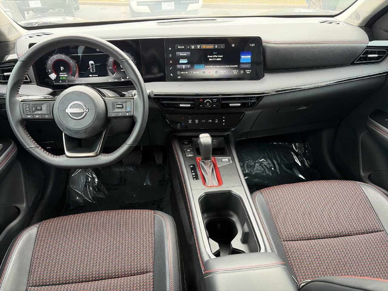 Used 2025 Nissan Kicks SR AWD/4WD image 2