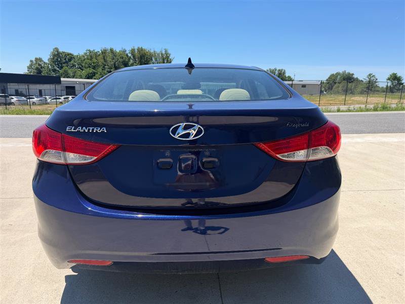 Used 2013 Hyundai Elantra GLS w/ Preferred Pkg FWD image 4