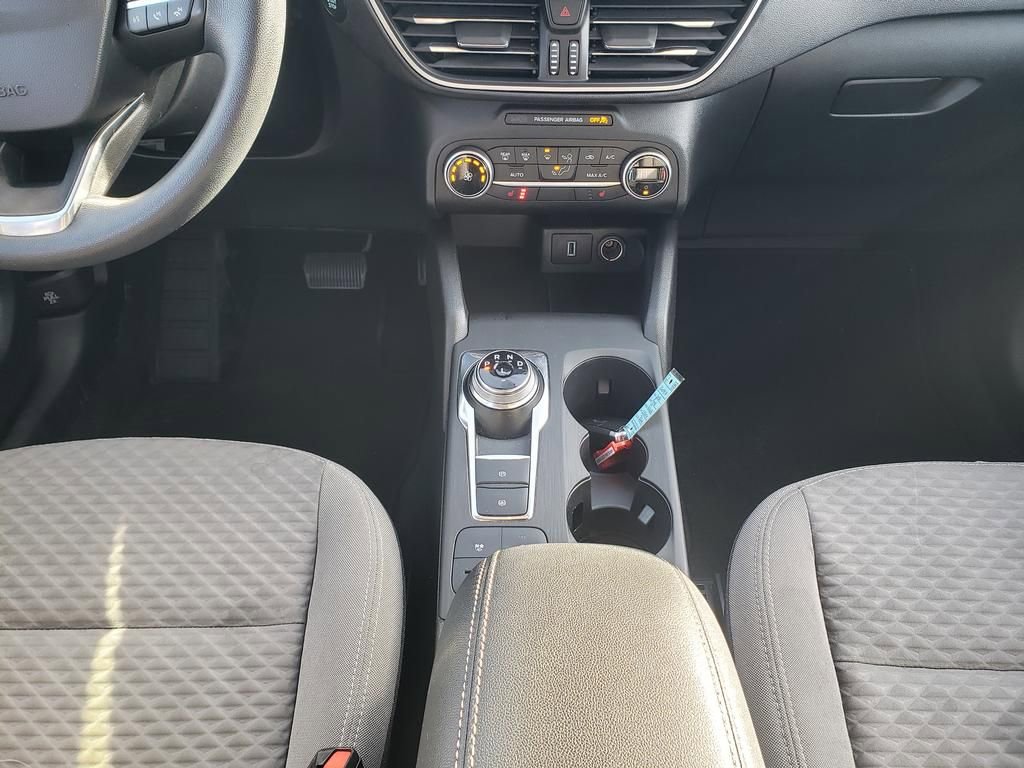 Used 2020 Ford Escape SE image 21