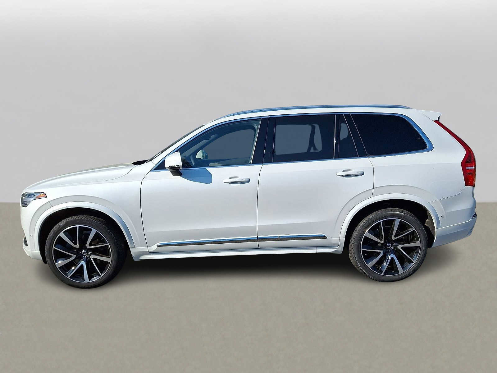 Used 2024 Volvo XC90 B6 Ultimate w/ Protection Package Premier AWD/4WD image 5