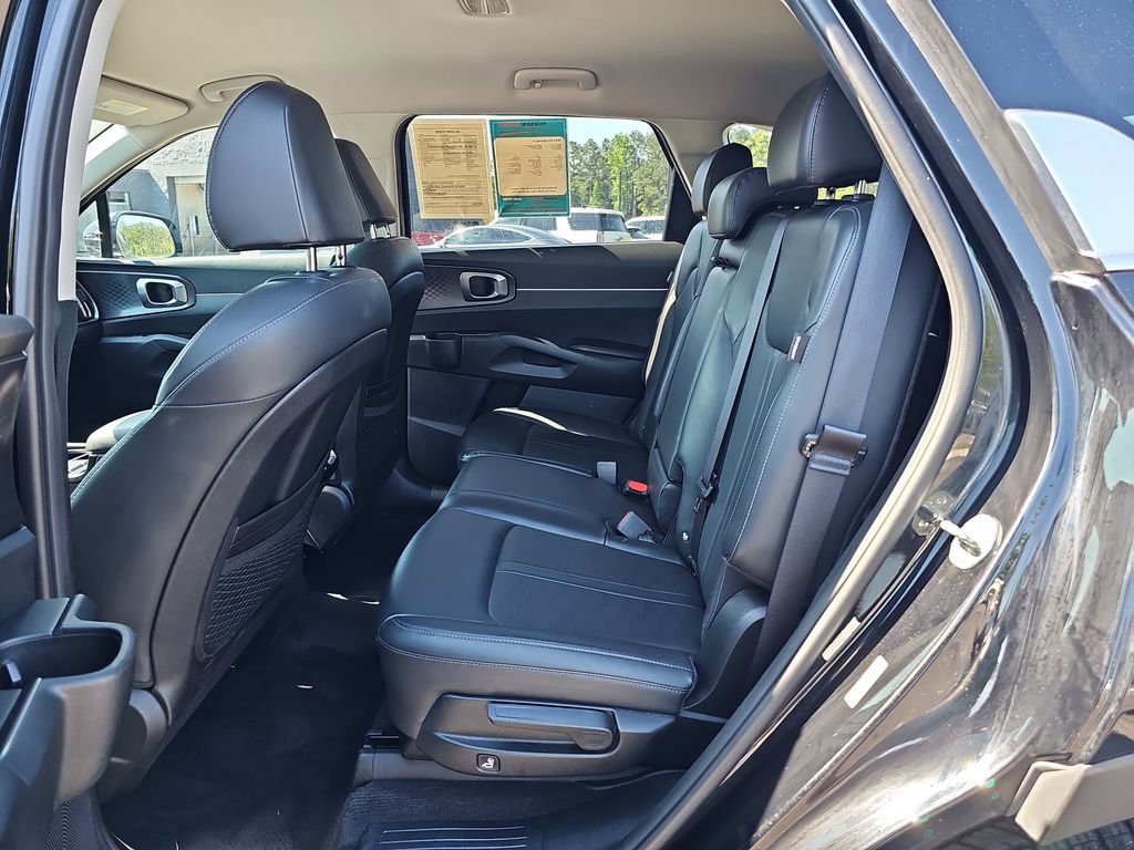 Used 2024 Kia Sorento S FWD image 19