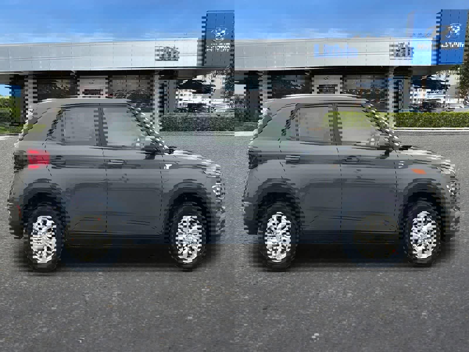 New 2026 Hyundai Venue SE image 8