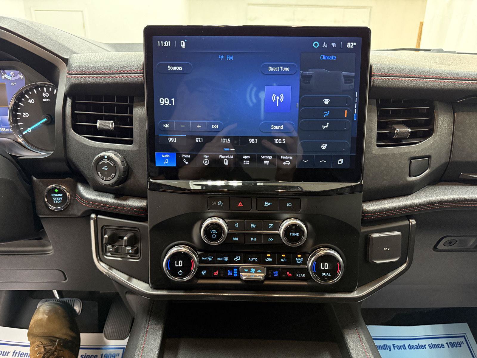 Used 2024 Ford Expedition Max Limited AWD/4WD image 18