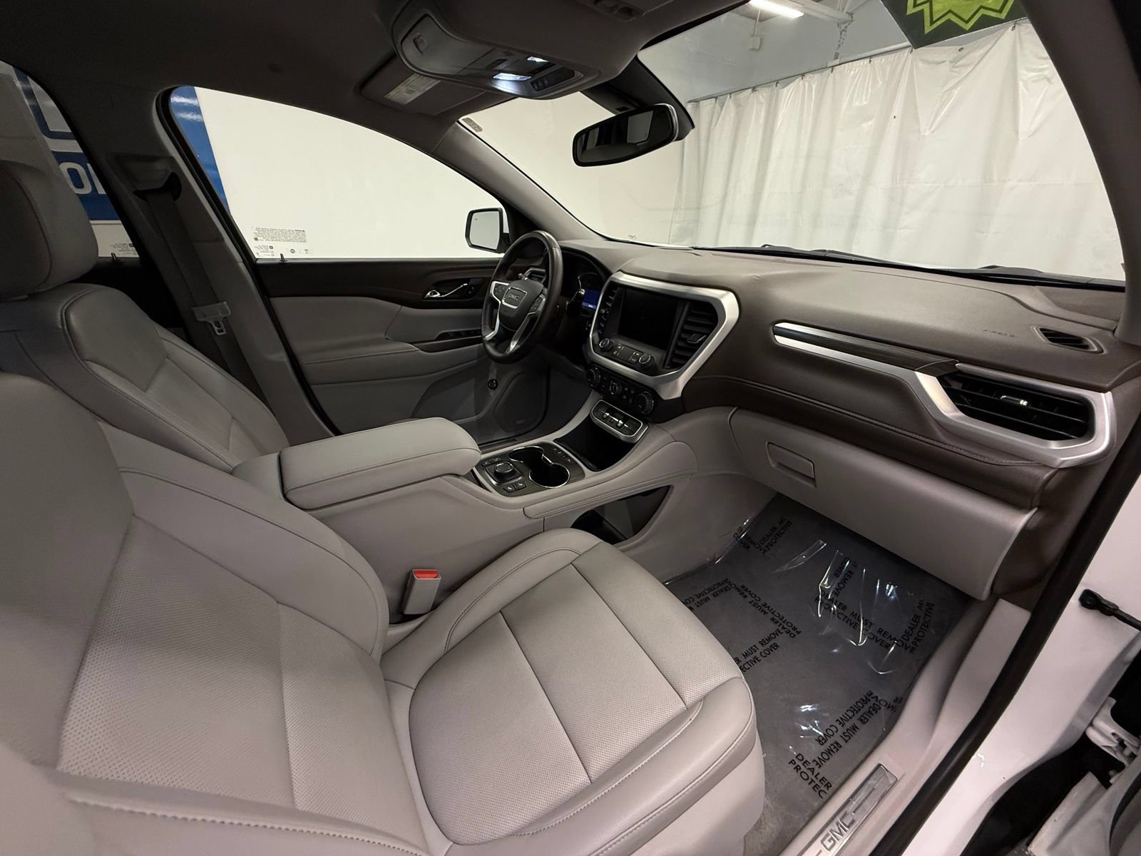 Used 2023 GMC Acadia SLT AWD/4WD image 8