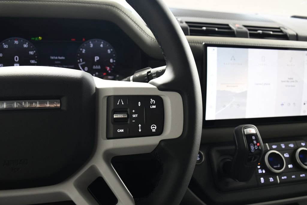 Certified 2025 Land Rover Defender 110 S image 29