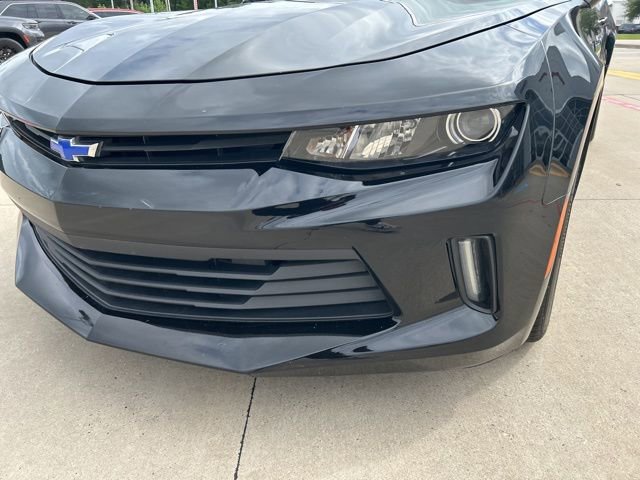 Used 2018 Chevrolet Camaro LS RWD image 4