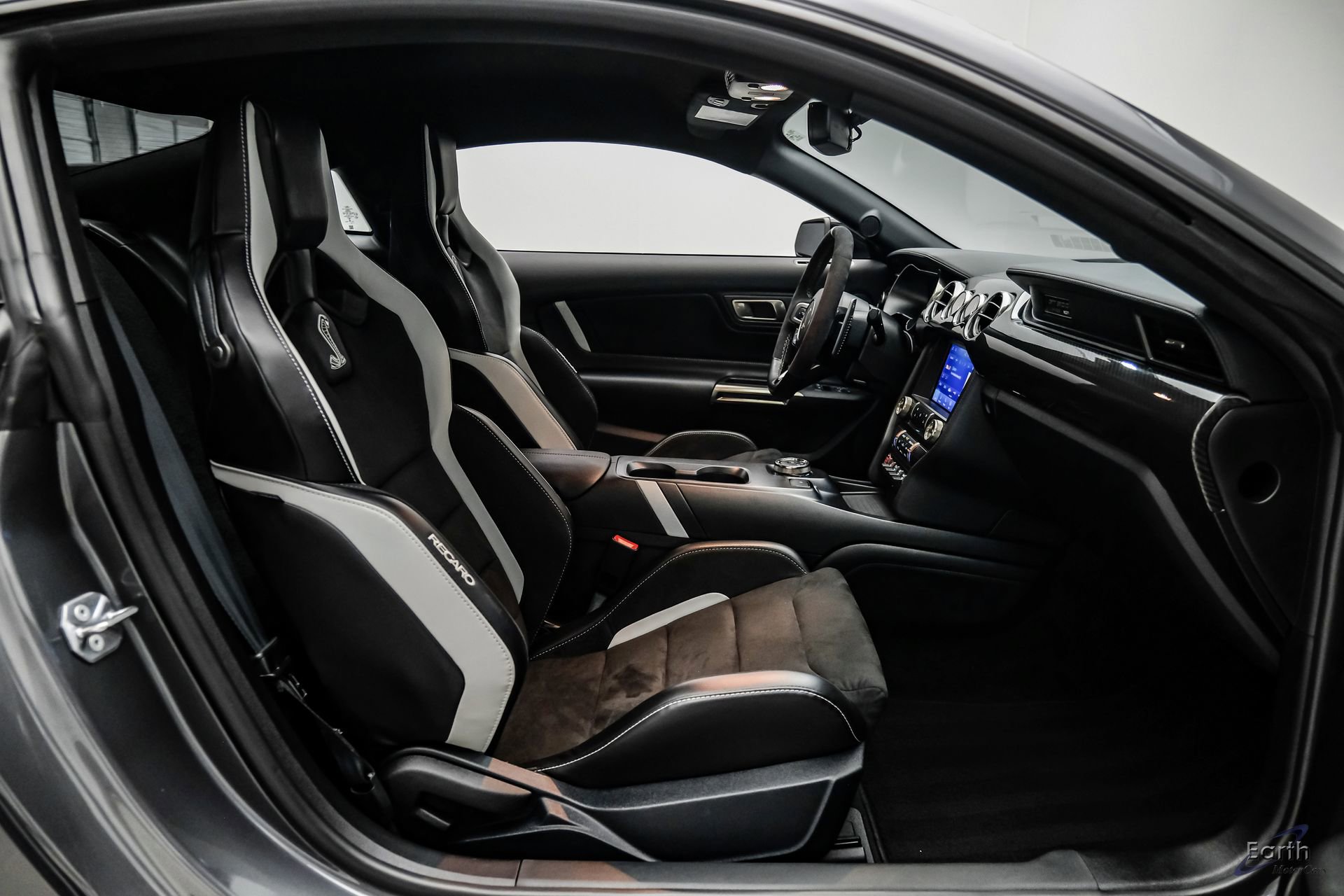 Used 2021 Ford Mustang Shelby GT500 w/ Carbon Fiber Track Pack image 55