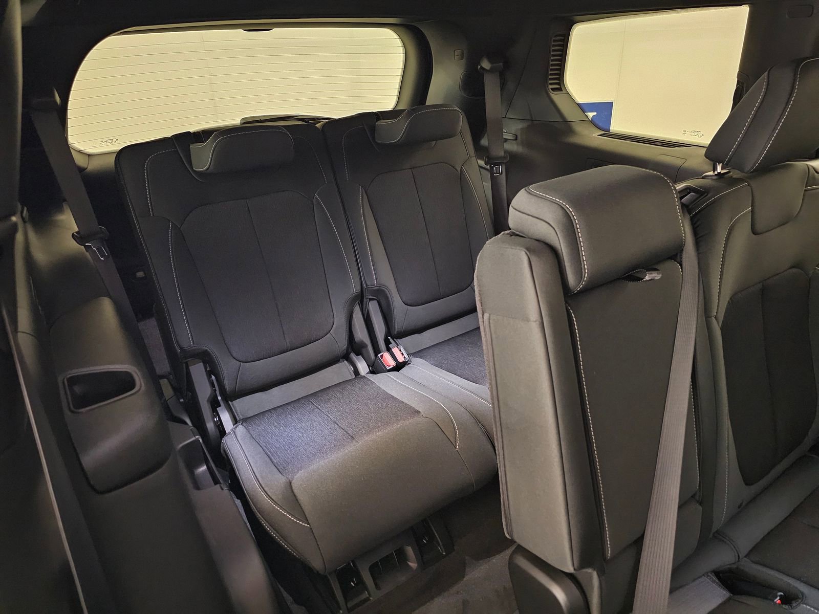 New 2025 Jeep Grand Cherokee L Altitude image 35