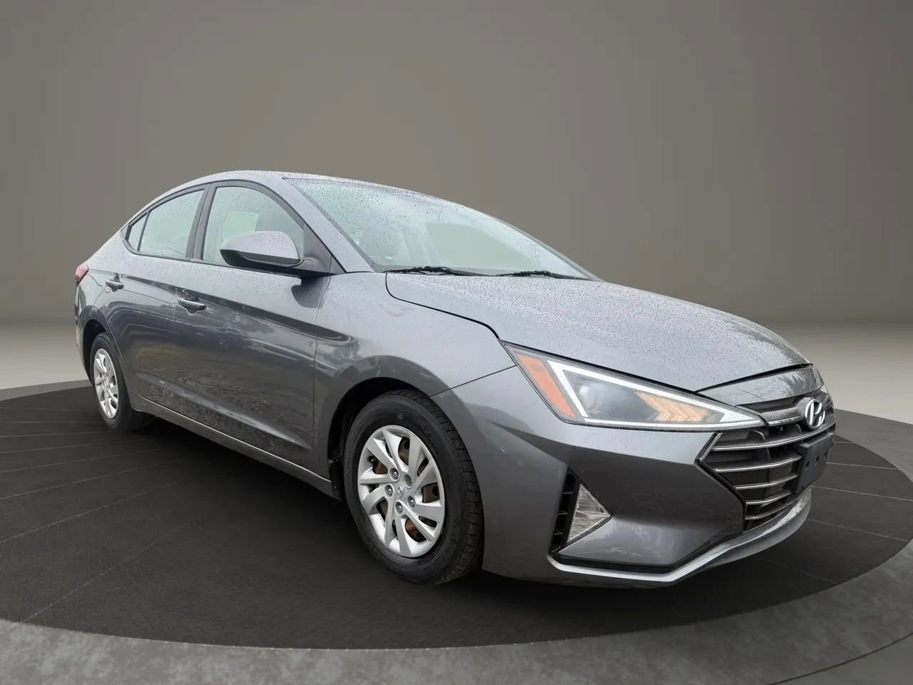 Used 2019 Hyundai Elantra SE FWD image 3