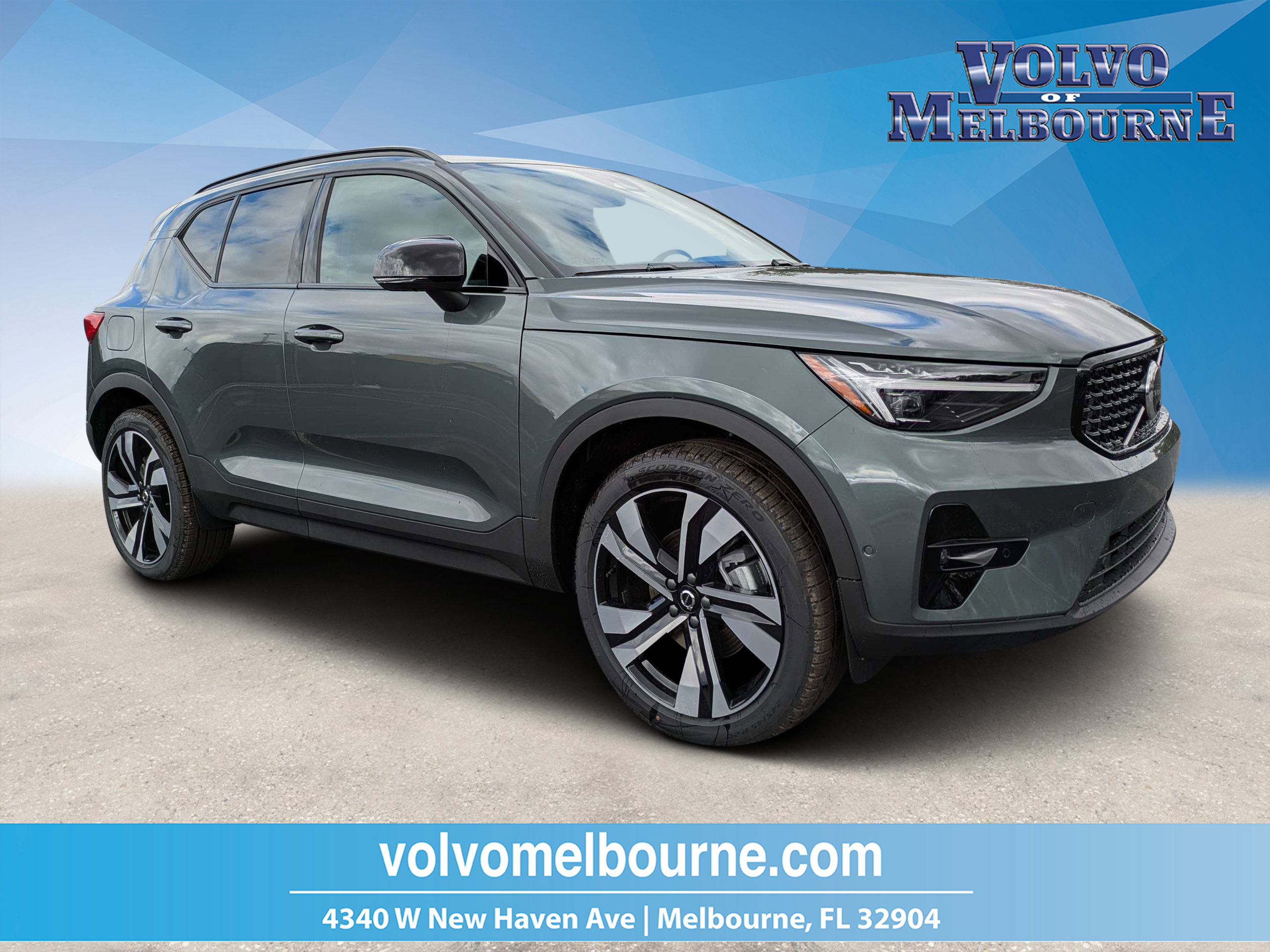 New 2026 Volvo XC40 B5 Ultra w/ Protection Package Premier