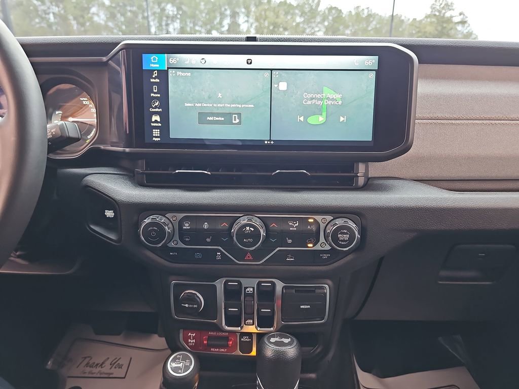 Used 2024 Jeep Wrangler Unlimited image 26