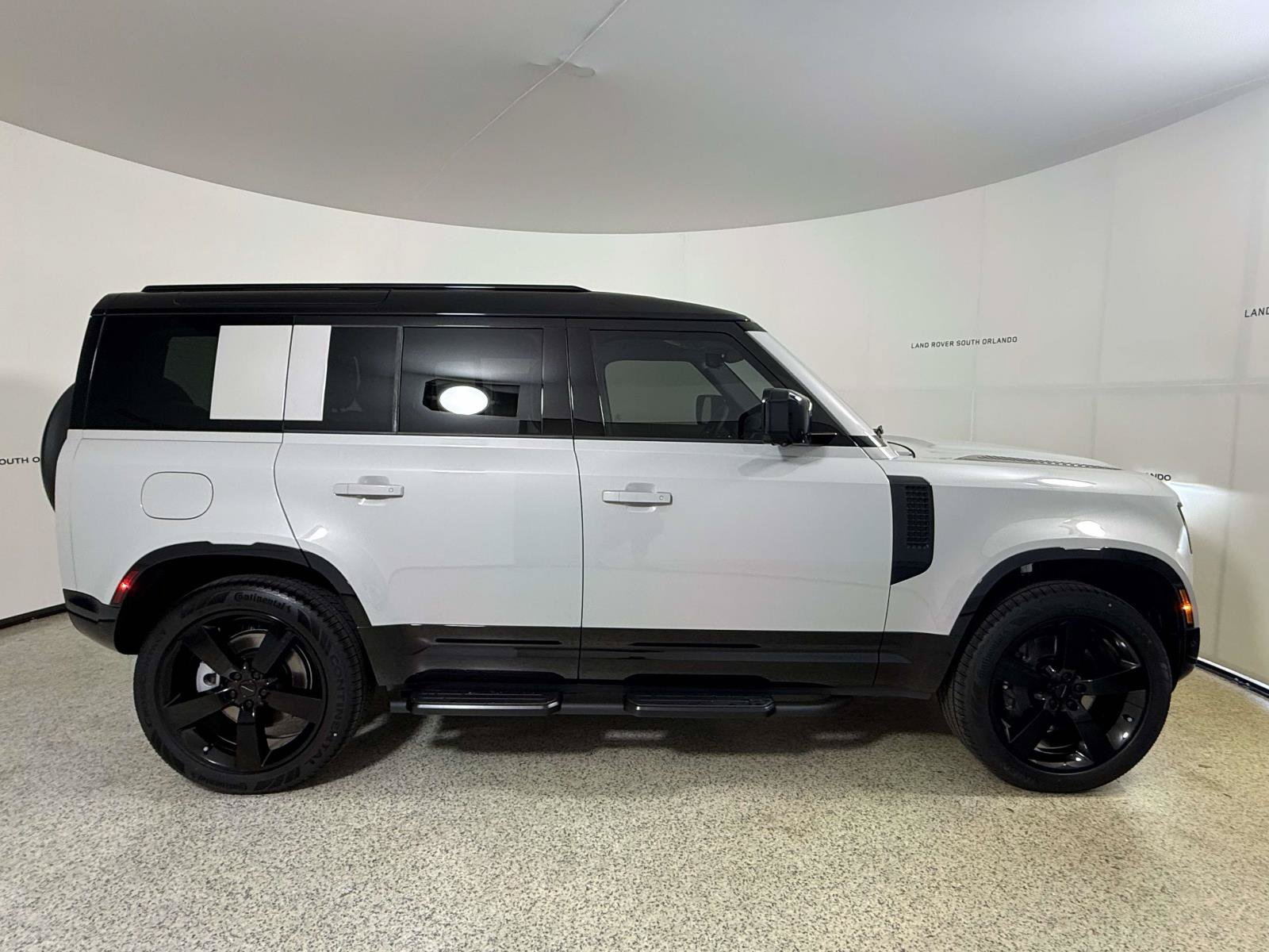 New 2026 Land Rover Defender 110 X-Dynamic SE AWD/4WD image 6