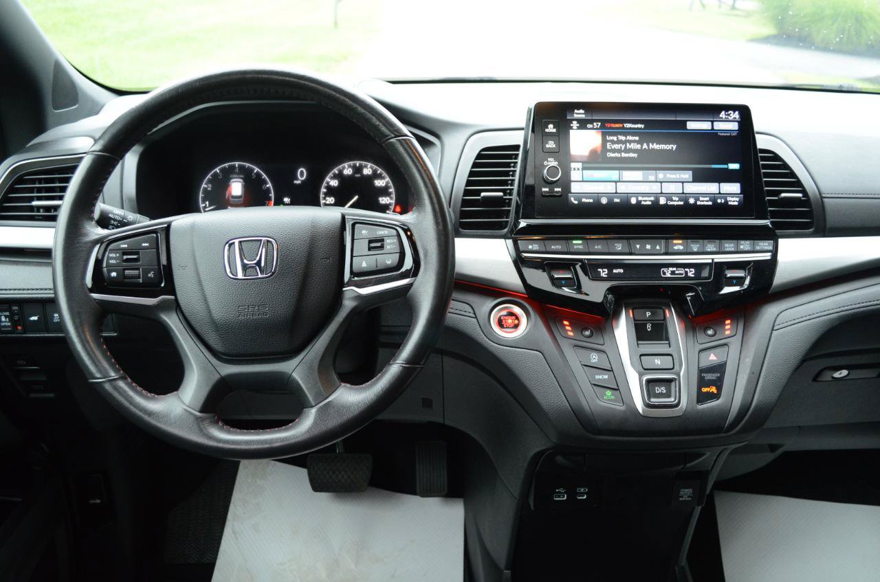 Used 2025 Honda Odyssey Sport-L image 22