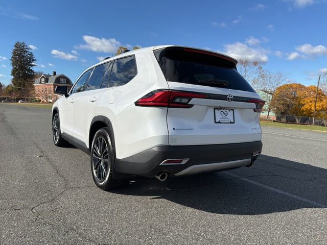 Used 2024 Toyota Grand Highlander AWD Hybrid image 6