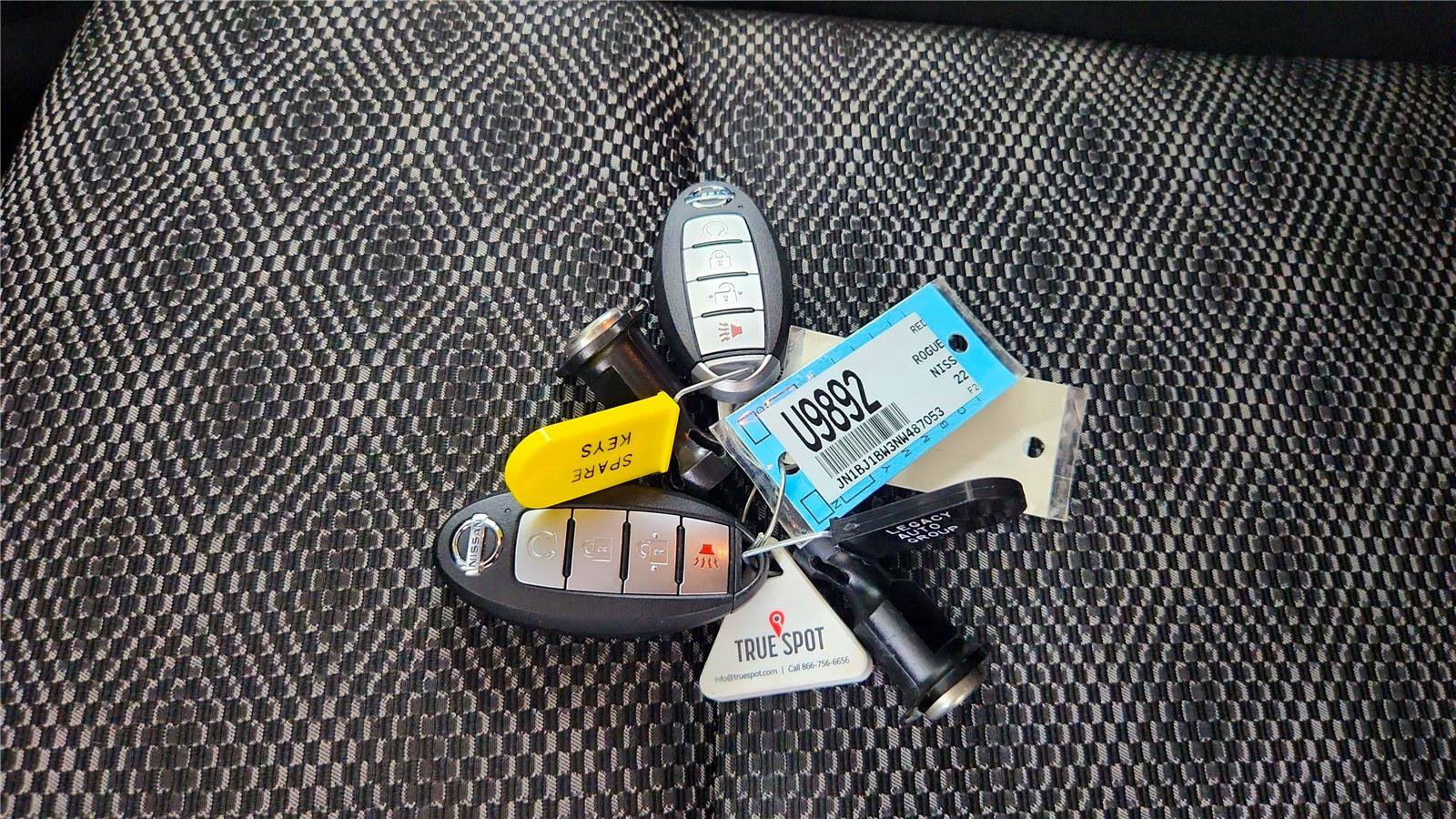 Used 2022 Nissan Rogue Sport SV image 39